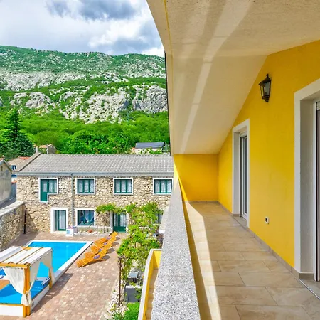 Andelika Vikendica Drivenik