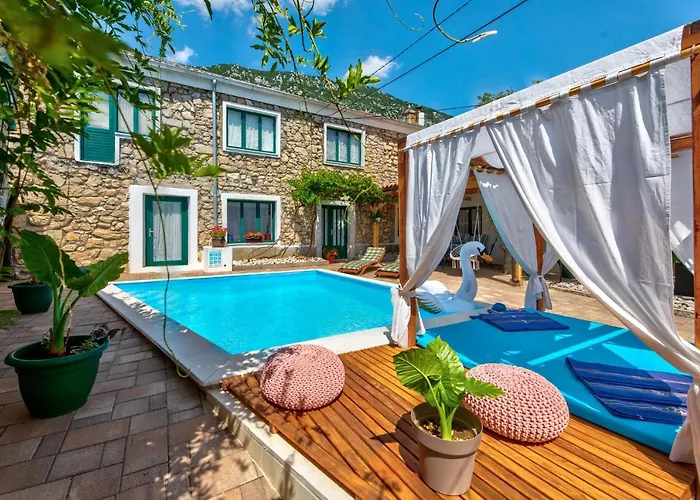 Andelika Vikendica Drivenik