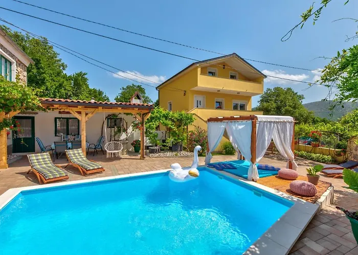 Andelika Vikendica *